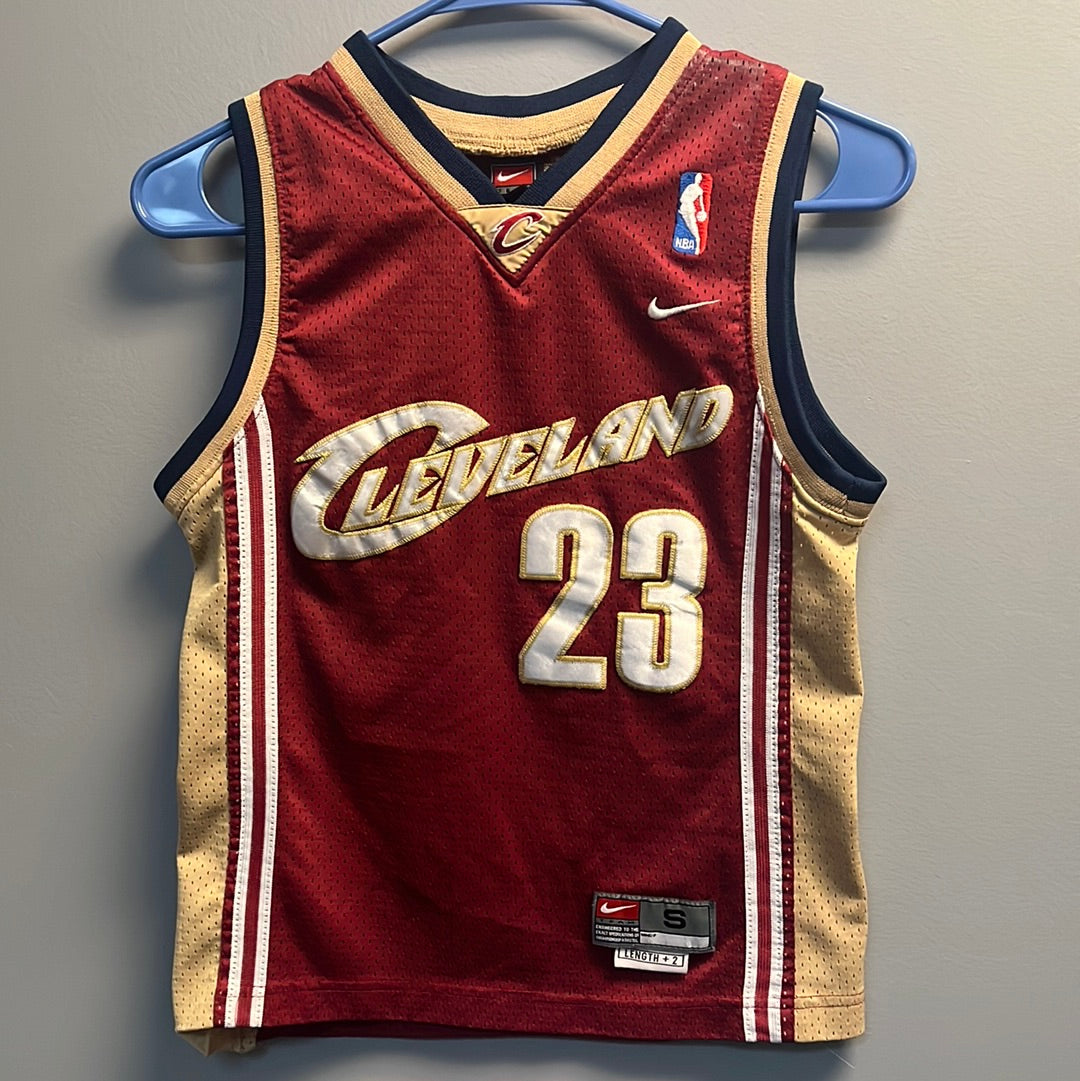 lebron james cleveland throwback jersey